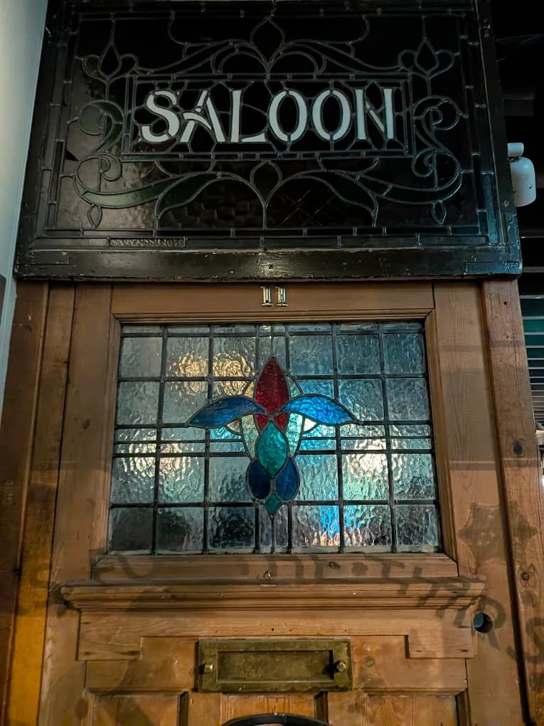 Saloon-hurð á barnum